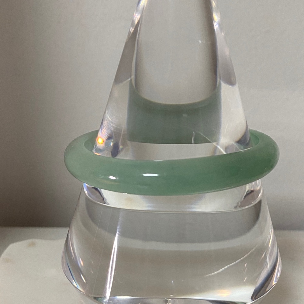 Green Jade Bangle Bracelet - Picture 2 of 12
